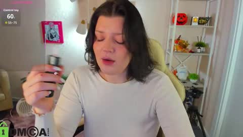 Polly online show from November 23, 5:14 pm