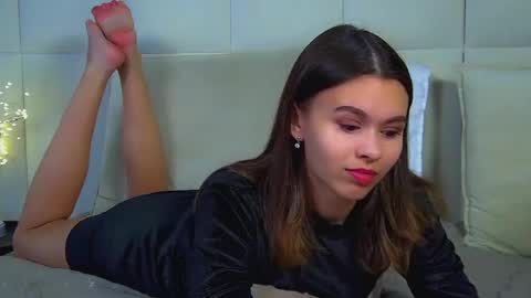 Polly online show from April 23, 6:21 pm