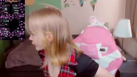 Polly online show from June 2, 10:38 am