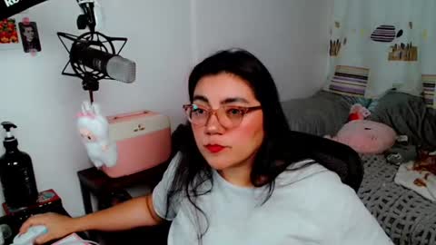 Poppy Kensington online show from June 30, 10:20 pm