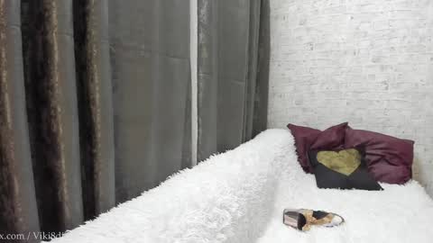 Viki Di online show from January 11, 1:48 am