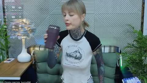 Lola online show from April 12, 5:43 am