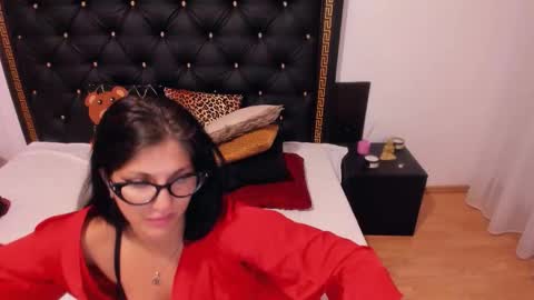 Ailyn online show from September 29, 4:28 am