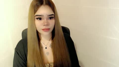 MAXXINE online show from February 26, 1:10 pm