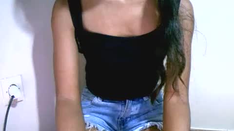 prettiethalia online show from February 1, 7:12 pm