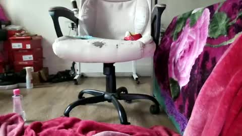 Yasmine pretty online show from June 30, 7:24 pm