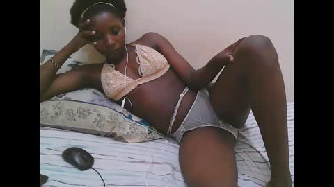 pretty online show from April 2, 12:08 am