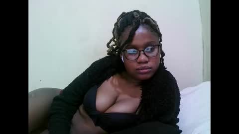 pretty_mellan online show from February 6, 3:27 am