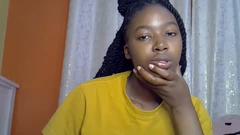 pretty_petite24 online show from May 27, 12:24 pm