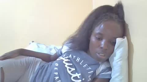 pretty_petite_ebony online show from March 10, 4:46 pm