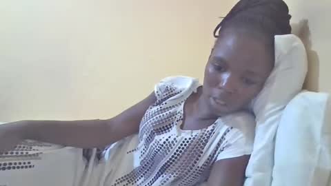 pretty_petite_ebony online show from January 26, 1:15 pm