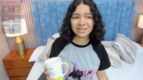 Daisy Flower online show from October 19, 2:35 am