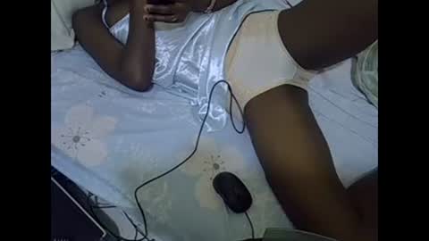 prettyalma online show from December 20, 9:06 pm