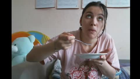 Bella online show from February 5, 9:36 am