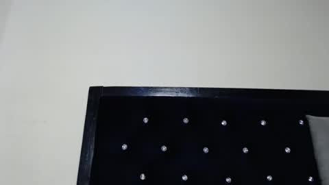 Vee online show from November 20, 8:59 am