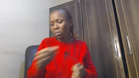 Vee online show from November 19, 5:40 am