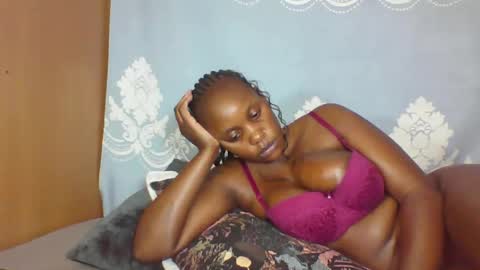 SHANIA online show from September 11, 6:08 pm