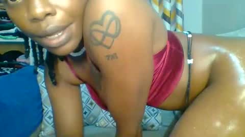 PrettyEla online show from October 19, 9:28 pm