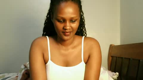 prettykeilaa online show from July 9, 2:30 pm