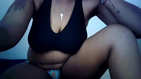 prettytrouble670796 online show from June 2, 6:25 am
