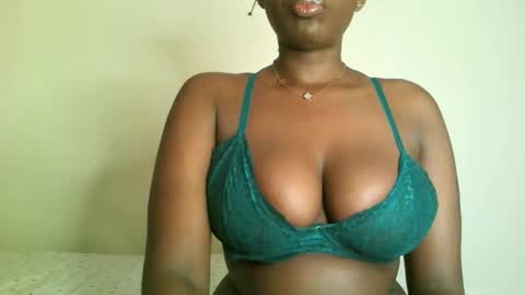 prettyvishy online show from November 25, 2:36 am