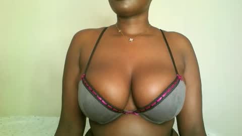 prettyvishy online show from April 19, 7:08 am