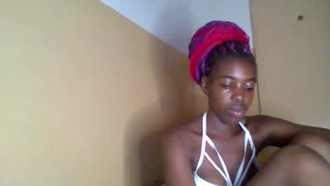 prettyzuzu online show from December 19, 7:39 pm