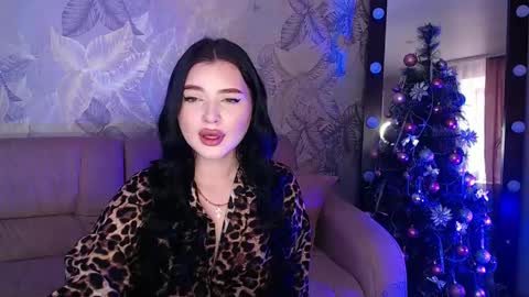 princessamira1 online show from December 13, 6:53 am