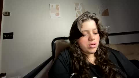 princessviccxo online show from October 16, 8:50 am