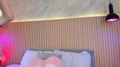 Profana Red online show from April 12, 1:47 pm