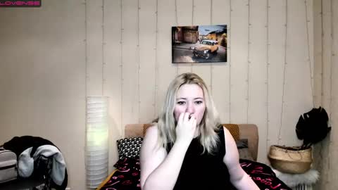 puffybun online show from March 3, 12:01 am