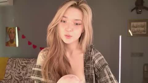 Bella online show from March 11, 5:55 am