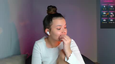 Carolyn online show from October 12, 12:24 am