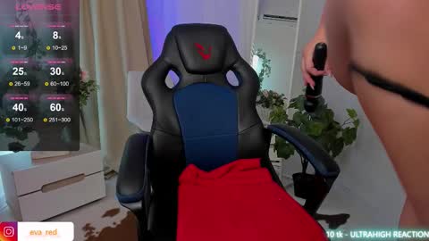 Eva  please thumbs up me  online show from October 7, 2:43 pm