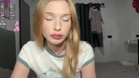 Lina online show from June 13, 9:45 pm