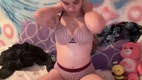 pvnkpixie online show from November 25, 3:58 pm