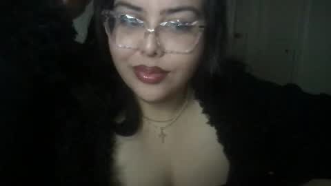 Prettypink Tinyhole online show from January 11, 3:42 pm