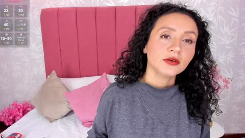 qadeshh  online show from January 15, 7:05 am