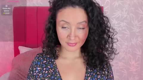 qadeshh  online show from November 8, 9:25 am