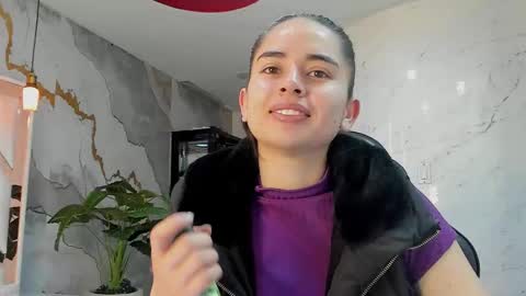 Qetsyah online show from February 7, 1:37 pm