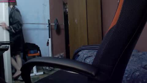 Lola online show from February 8, 4:25 pm