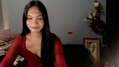 queen_ara21 online show from May 10, 9:50 pm
