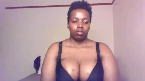 QUEEN online show from December 19, 1:07 am