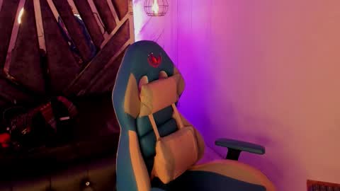   online show from September 19, 11:42 am