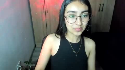 queenbyte_18 online show from March 16, 2:36 am