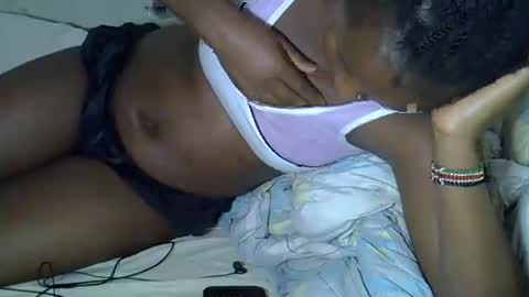 queenlena868103 online show from November 21, 9:50 pm