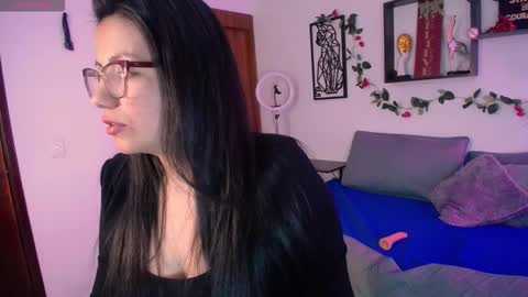 queenrose94 online show from February 14, 2:30 pm