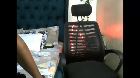 quin_z online show from June 2, 9:54 am