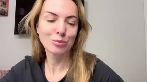 Rachel online show from February 6, 9:17 pm