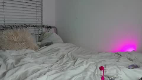 Rachel Yung online show from November 17, 7:25 pm